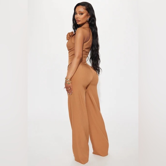 •Elle• Two Piece Pant Set with 3D Floral Applique (New) - Picture 3 of 3